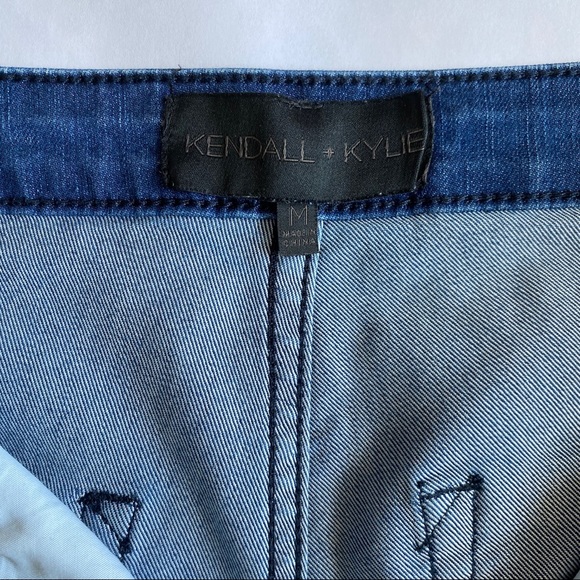 Kendall & Kylie Stretch Denim Wide Leg Denim Jeans - Picture 4 of 5